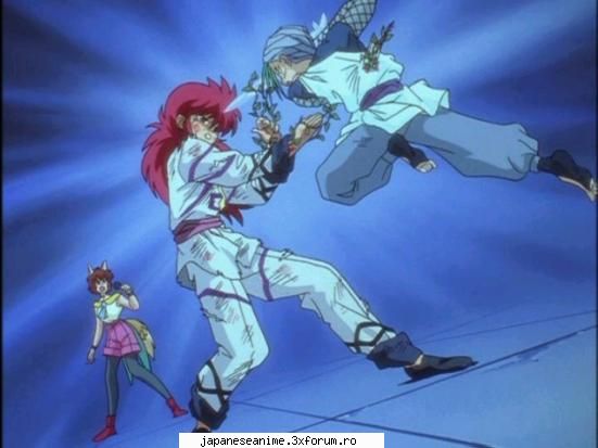 inuyasha, un semidemon sare in aer tinand in mana o bijuterie numita shikon no tama.o tanara kikyo